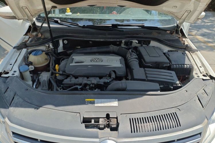 Used Volkswagen FAW-Volkswagen CC 2016 1.8TSI Luxury Model Engine Bay