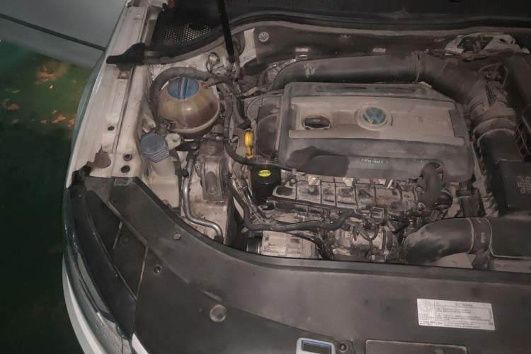 Used Volkswagen FAW-Volkswagen CC 2016 300TSI 25th Anniversary Edition Engine Bay Right