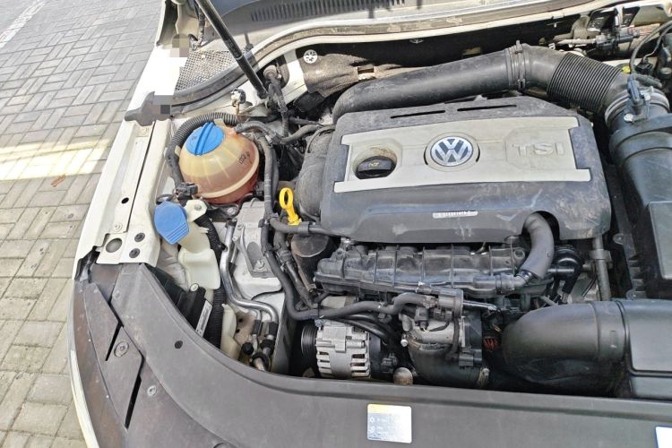 Used Volkswagen FAW-Volkswagen CC 2016 1.8TSI Luxury Model Engine Bay Right