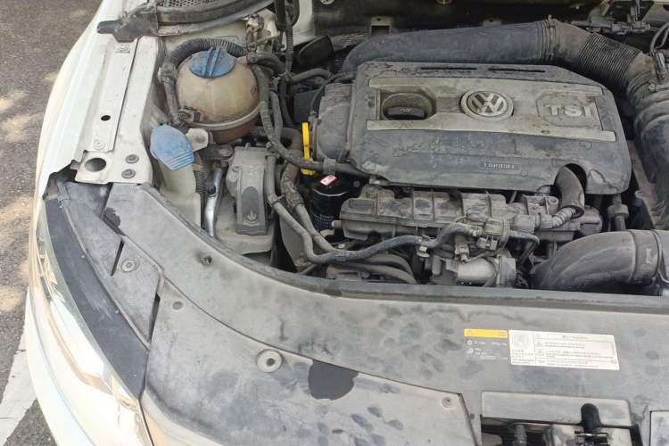Used Volkswagen FAW-Volkswagen CC 2016 300TSI 25th Anniversary Edition Engine Bay Right