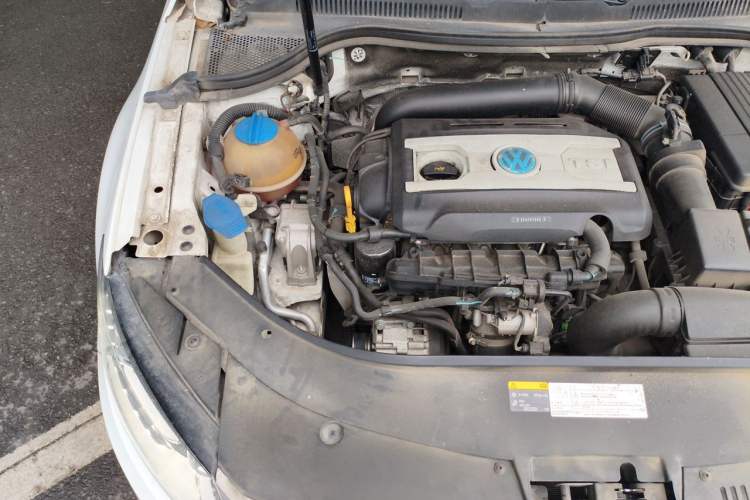 Used Volkswagen FAW-Volkswagen CC 2016 1.8TSI Luxury Model Engine Bay Right