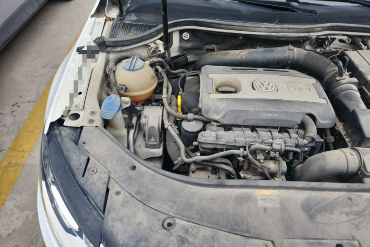 Used Volkswagen FAW-Volkswagen CC 2016 1.8TSI Luxury Model Engine Bay Right