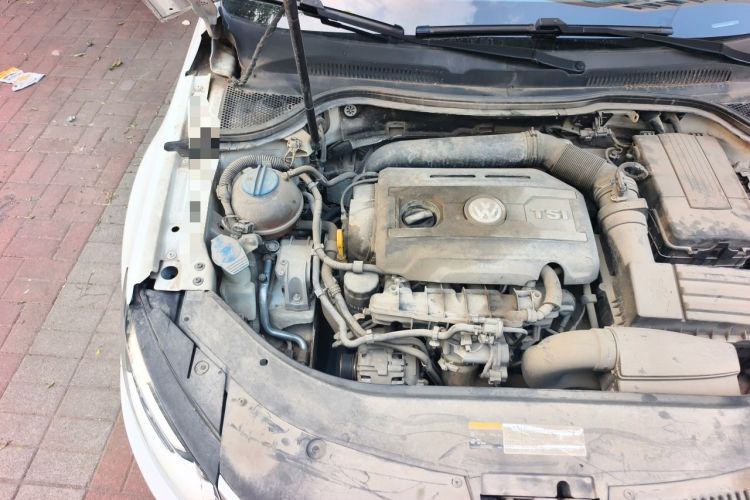 Used Volkswagen FAW-Volkswagen CC 2016 1.8TSI Luxury Model Engine Bay Right