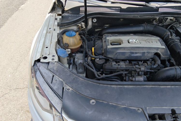 Used Volkswagen FAW-Volkswagen CC 2016 1.8TSI Prestige Model Engine Bay Right