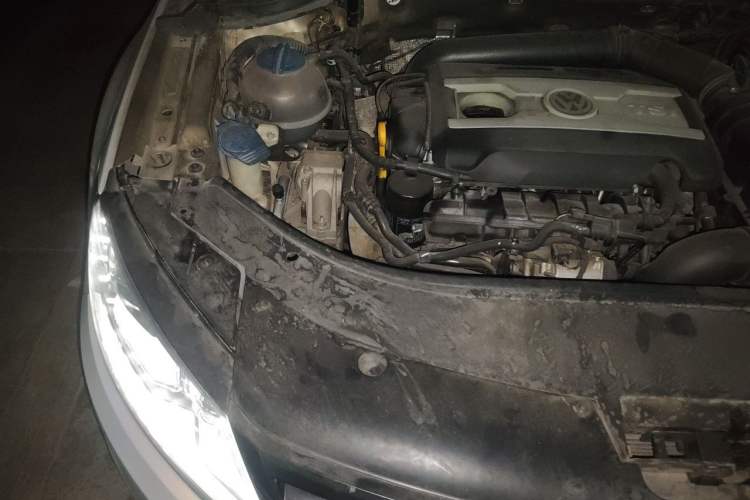 Used Volkswagen FAW-Volkswagen CC 2016 1.8TSI Luxury Model Engine Bay Right