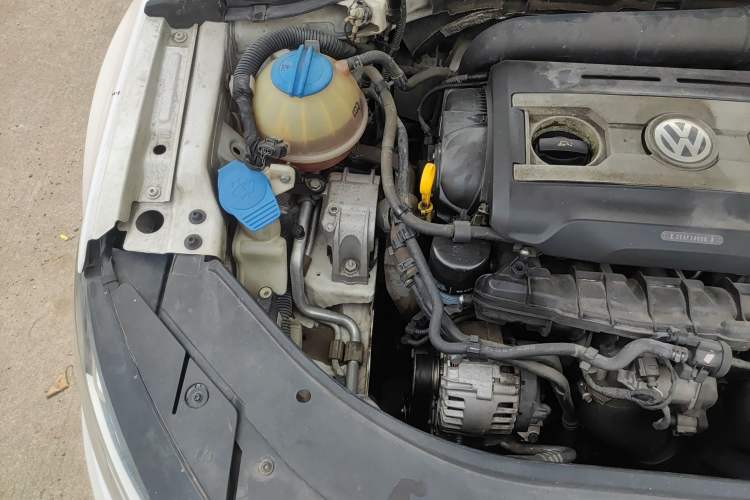 Used Volkswagen FAW-Volkswagen CC 2016 1.8TSI Luxury Model Engine Bay Right