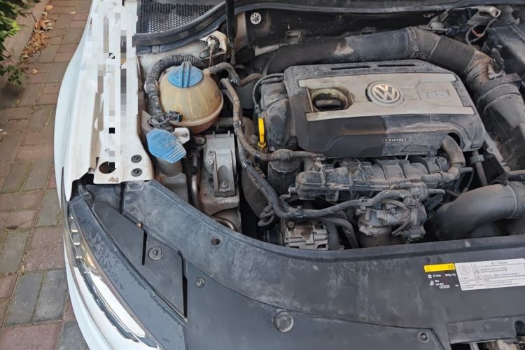 Used Volkswagen FAW-Volkswagen CC 2016 1.8TSI Luxury Model Engine Bay Right