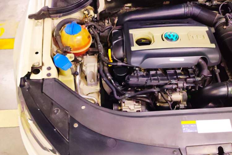 Used Volkswagen FAW-Volkswagen CC 2016 300TSI 25th Anniversary Edition Engine Bay Right