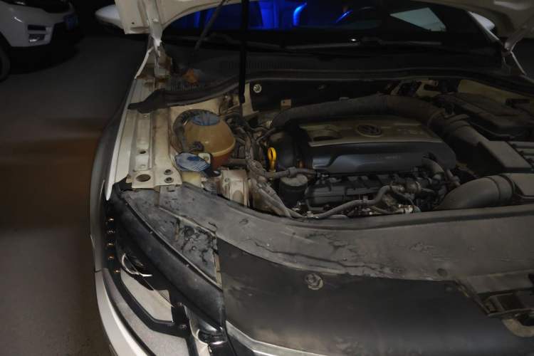 Used Volkswagen FAW-Volkswagen CC 2016 1.8TSI Luxury Model Engine Bay Right