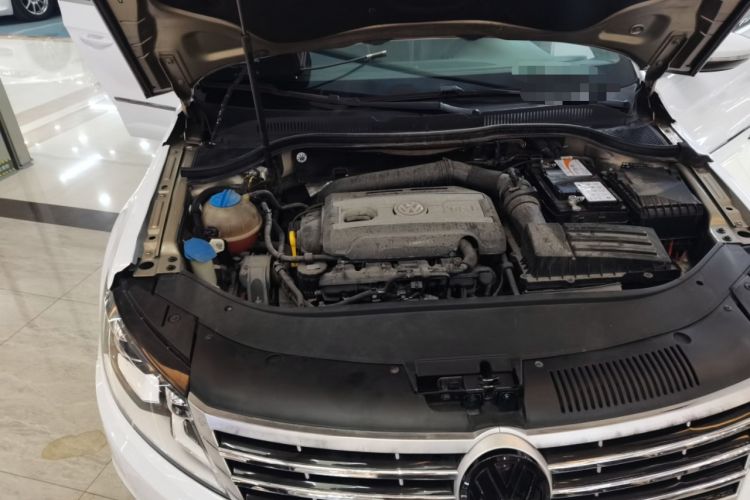 Used Volkswagen FAW-Volkswagen CC 2016 2.0 TSI Luxury Model Engine Bay Right