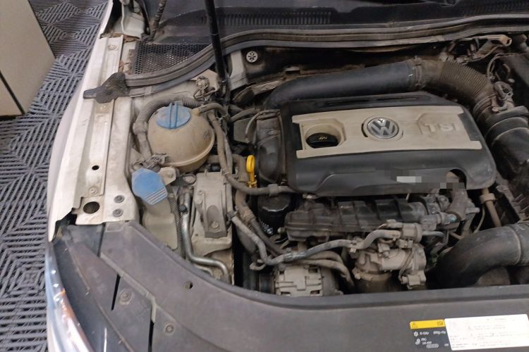 Used Volkswagen FAW-Volkswagen CC 2016 1.8TSI Prestige Model Engine Bay Right