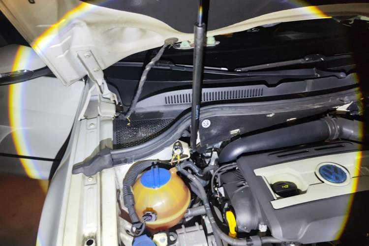 Used Volkswagen FAW-Volkswagen CC 2016 1.8TSI Luxury Model Engine Bay Right