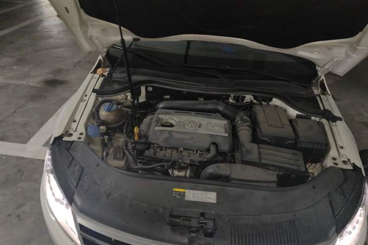 Used Volkswagen FAW-Volkswagen CC 2016 1.8TSI Luxury Model Engine Bay Right