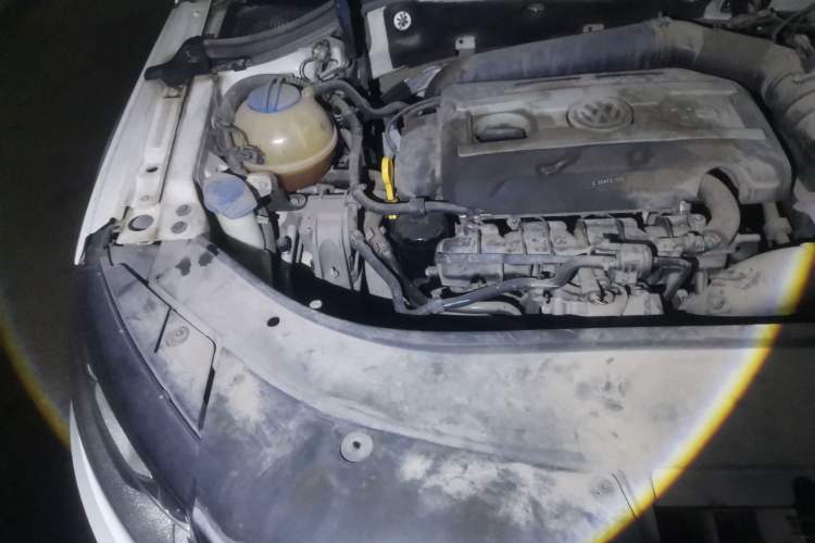 Used Volkswagen FAW-Volkswagen CC 2016 1.8TSI Luxury Model Engine Bay Right
