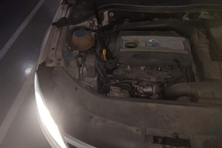 Used Volkswagen FAW-Volkswagen CC 2016 1.8TSI Luxury Model Engine Bay Right