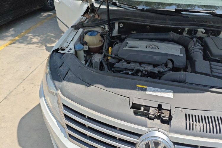 Used Volkswagen FAW-Volkswagen CC 2016 1.8TSI Luxury Model Engine Bay Right