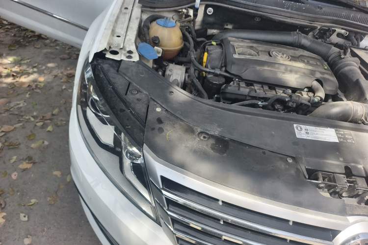 Used Volkswagen FAW-Volkswagen CC 2016 1.8TSI Prestige Model Engine Bay Right