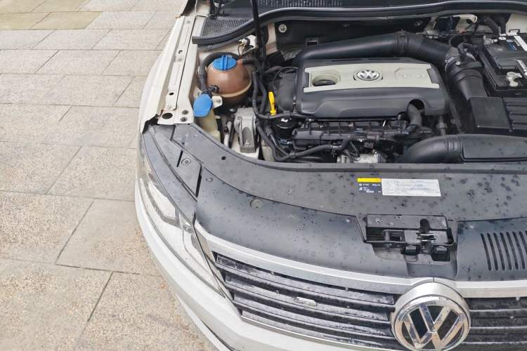 Used Volkswagen FAW-Volkswagen CC 2016 1.8TSI Luxury Model Engine Bay Right