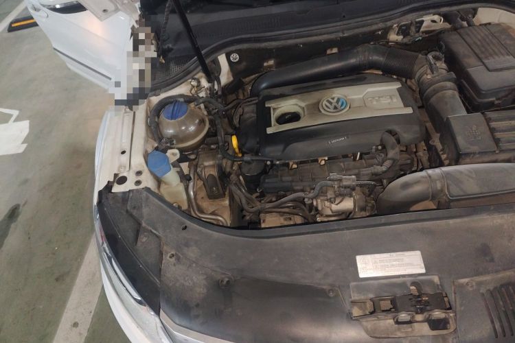 Used Volkswagen FAW-Volkswagen CC 2016 1.8TSI Luxury Model Engine Bay Right