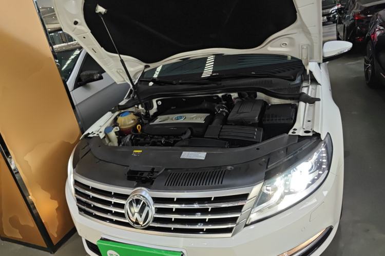 Used Volkswagen FAW-Volkswagen CC 2016 1.8TSI Luxury Model Engine Bay