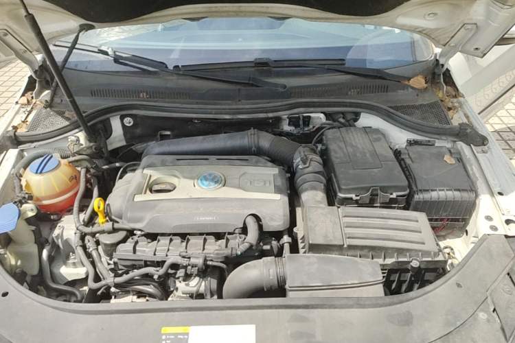 Used Volkswagen FAW-Volkswagen CC 2016 1.8TSI Luxury Model Engine Bay