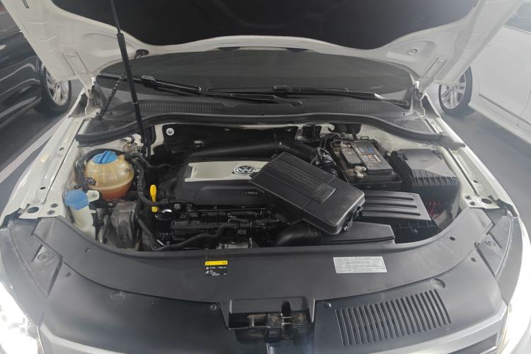 Used Volkswagen FAW-Volkswagen CC 2016 1.8TSI Luxury Model Engine Bay