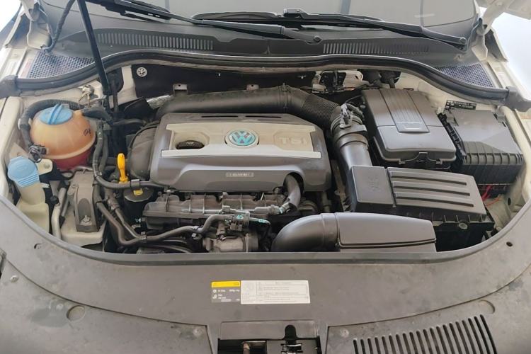 Used Volkswagen FAW-Volkswagen CC 2016 1.8TSI Prestige Model Engine Bay