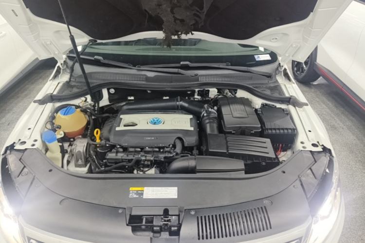 Used Volkswagen FAW-Volkswagen CC 2016 1.8TSI Luxury Model Engine Bay