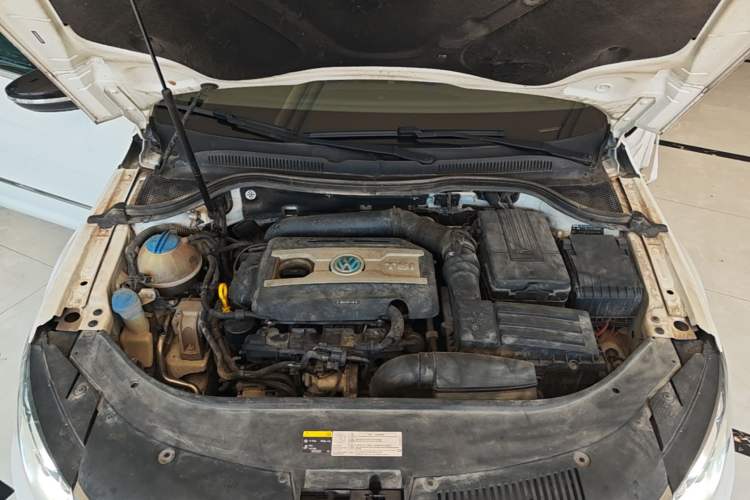 Used Volkswagen FAW-Volkswagen CC 2016 300TSI 25th Anniversary Edition Engine Bay