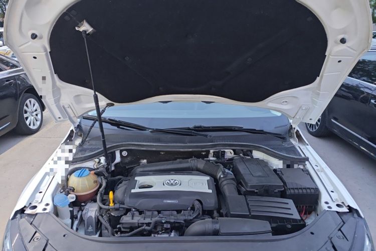 Used Volkswagen FAW-Volkswagen CC 2016 2.0 TSI Ultimate Edition Engine Bay