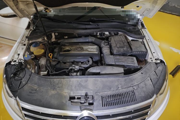 Used Volkswagen FAW-Volkswagen CC 2016 1.8TSI Luxury Model Engine Bay