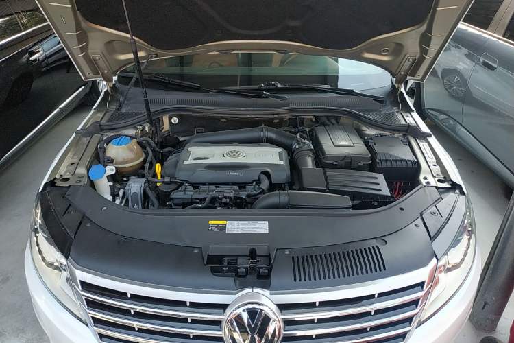 Used Volkswagen FAW-Volkswagen CC 2016 1.8TSI Luxury Model Engine Bay