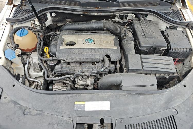 Used Volkswagen FAW-Volkswagen CC 2016 1.8TSI Prestige Model Engine Bay