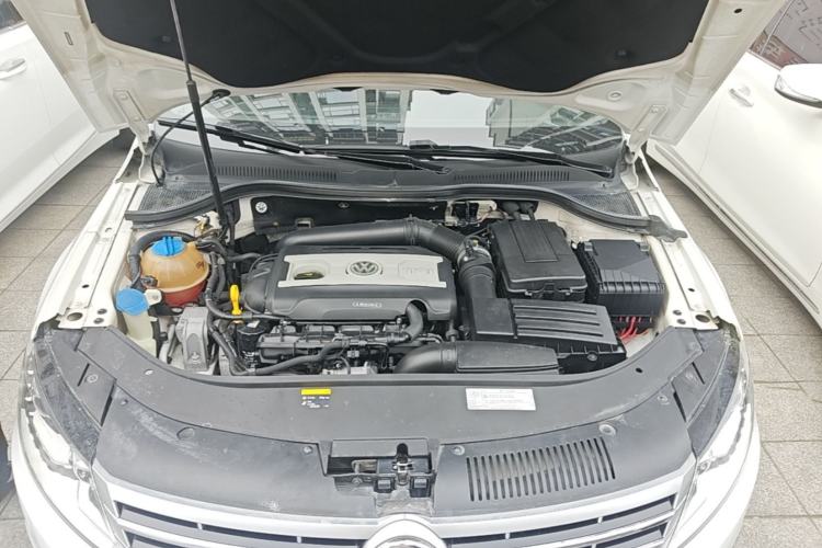 Used Volkswagen FAW-Volkswagen CC 2016 1.8TSI Luxury Model Engine Bay