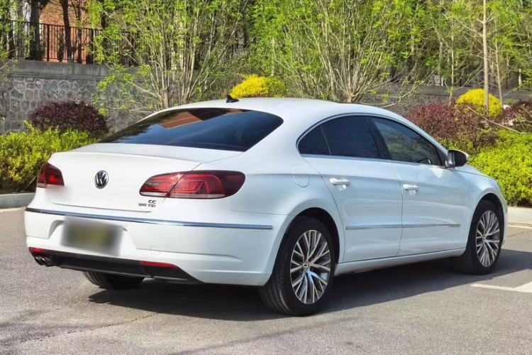 Used Volkswagen FAW-Volkswagen CC 2016 1.8TSI Luxury Model Exterior 3