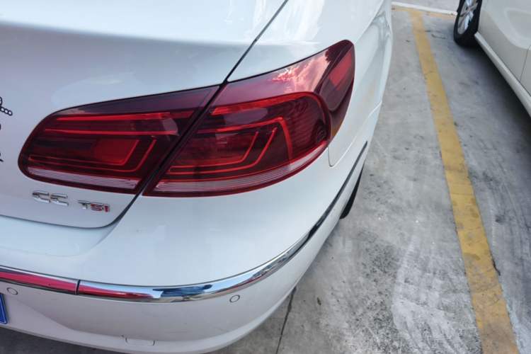 Used Volkswagen FAW-Volkswagen CC 2016 1.8TSI Luxury Model Exterior 3