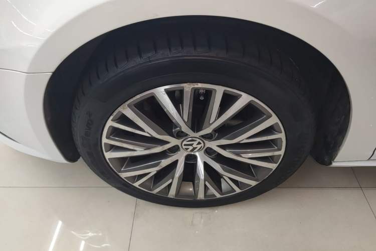 Used Volkswagen FAW-Volkswagen CC 2016 1.8TSI Luxury Model Exterior 4