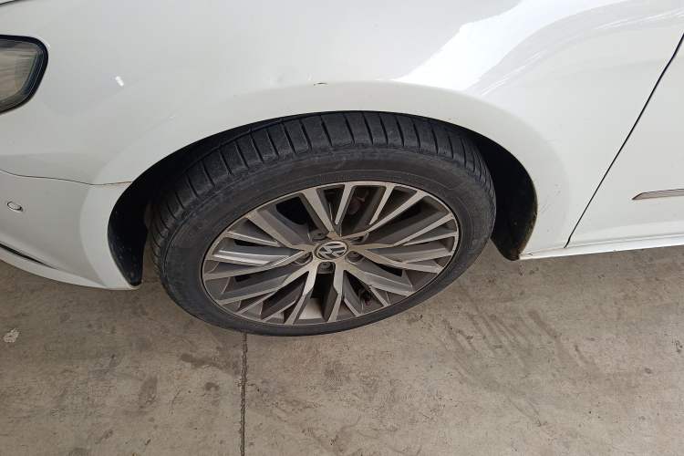 Used Volkswagen FAW-Volkswagen CC 2016 1.8TSI Luxury Model Exterior 4