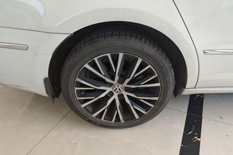 Used Volkswagen FAW-Volkswagen CC 2016 300TSI 25th Anniversary Edition Exterior 5