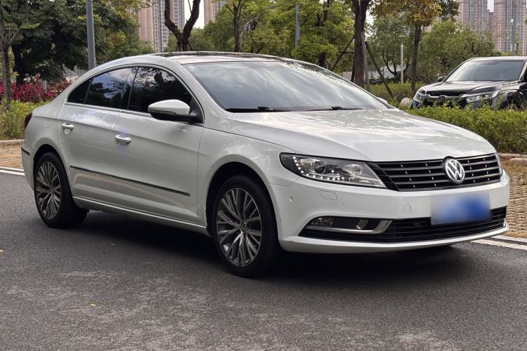 Used Volkswagen FAW-Volkswagen CC 2016 2.0 TSI Luxury Model Front Right 45 Deg