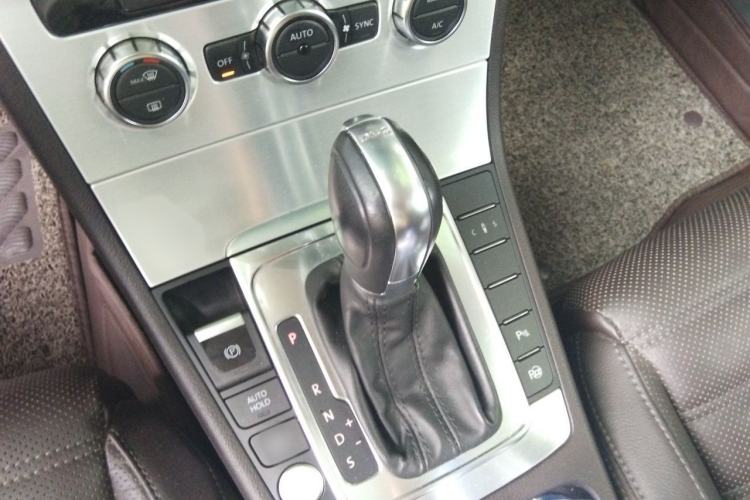 Used Volkswagen FAW-Volkswagen CC 2016 2.0 TSI Ultimate Edition Gear Lever