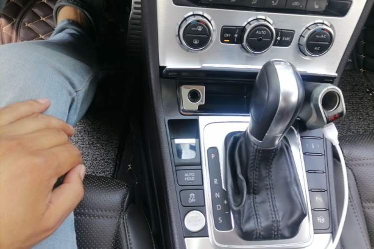 Used Volkswagen FAW-Volkswagen CC 2016 2.0 TSI Ultimate Edition Gear Lever