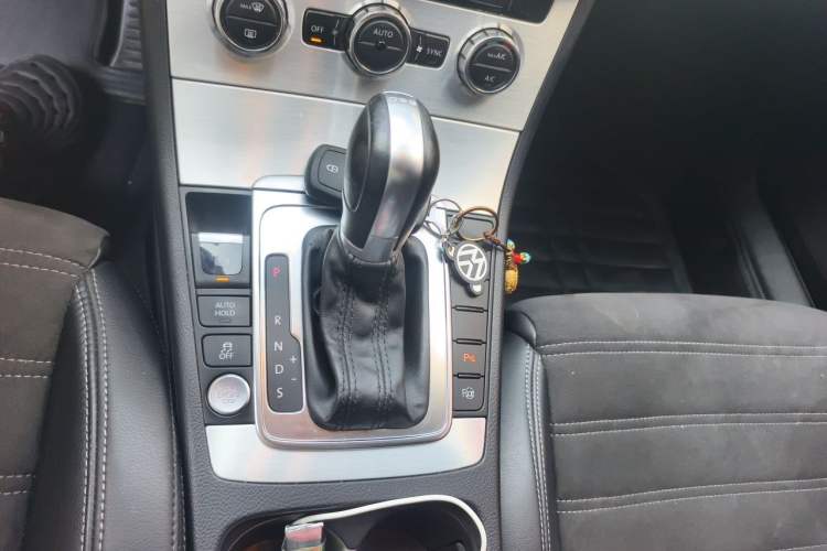 Used Volkswagen FAW-Volkswagen CC 2016 1.8TSI Luxury Model Gear Lever
