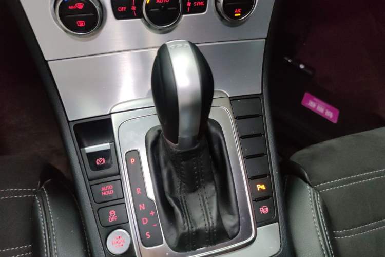 Used Volkswagen FAW-Volkswagen CC 2016 2.0 TSI Luxury Model Gear Lever