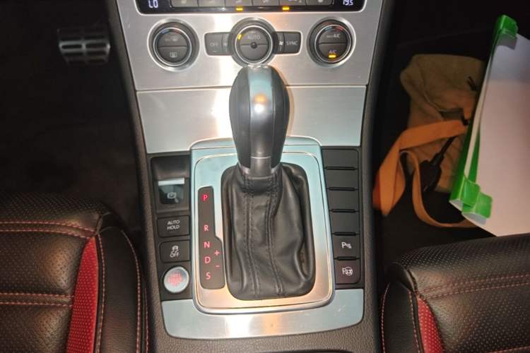 Used Volkswagen FAW-Volkswagen CC 2016 1.8TSI Luxury Model Gear Lever