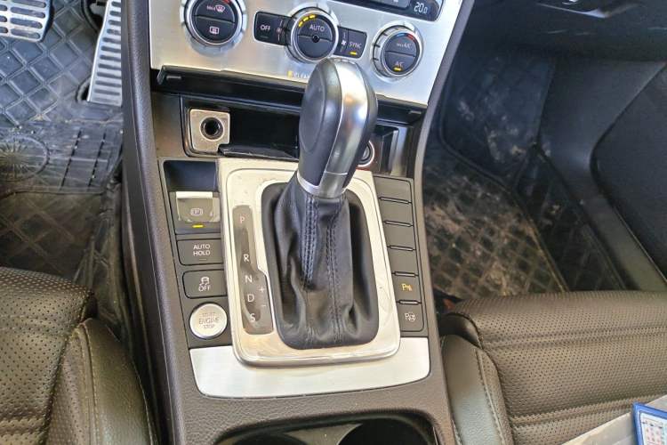 Used Volkswagen FAW-Volkswagen CC 2016 1.8TSI Luxury Model Gear Lever