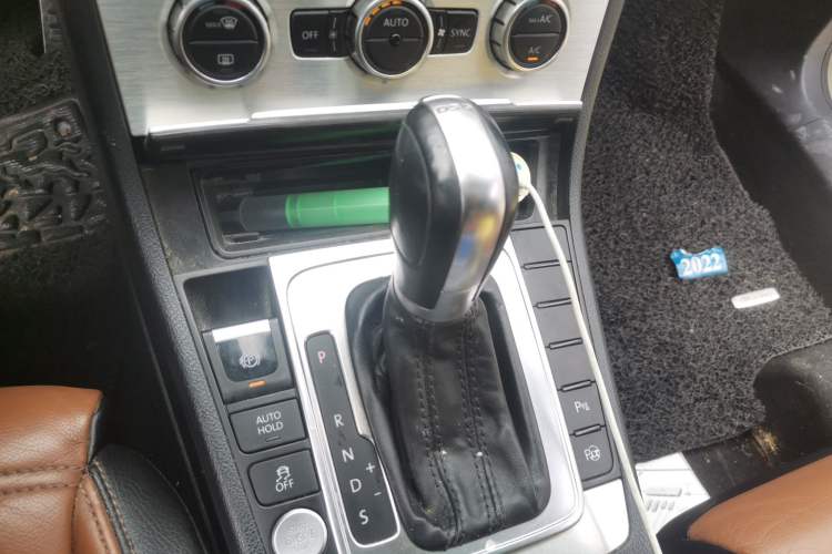 Used Volkswagen FAW-Volkswagen CC 2016 1.8TSI Luxury Model Gear Lever