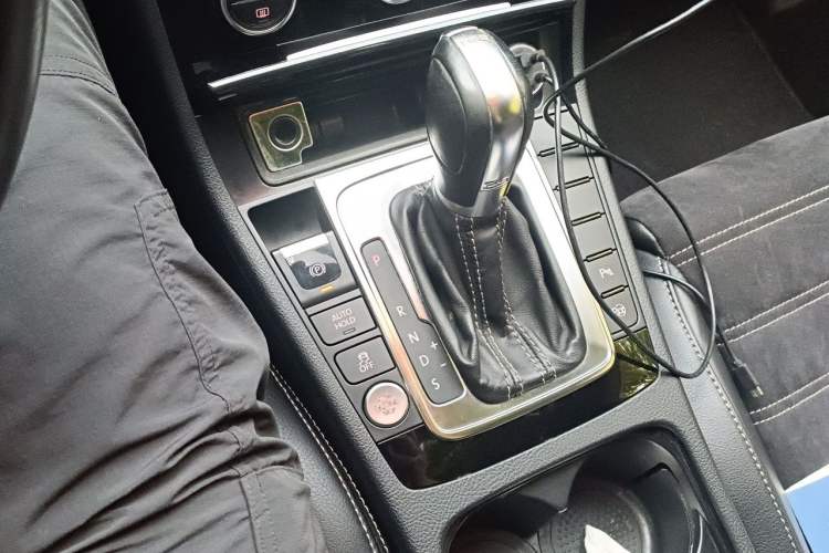 Used Volkswagen FAW-Volkswagen CC 2016 300TSI 25th Anniversary Edition Gear Lever