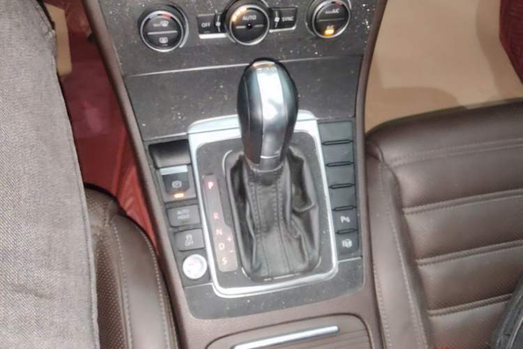 Used Volkswagen FAW-Volkswagen CC 2016 1.8TSI Luxury Model Gear Lever