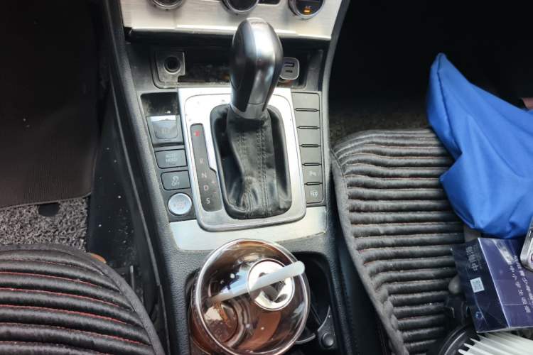 Used Volkswagen FAW-Volkswagen CC 2016 1.8TSI Luxury Model Gear Lever